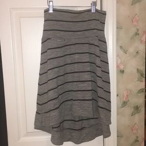 Xs icebreaker grey black striped high low skirt